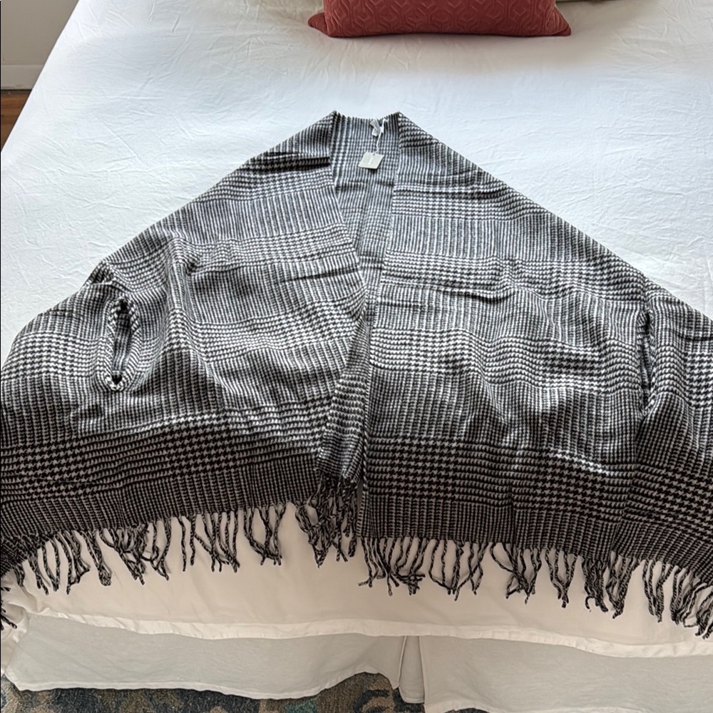 JCREW - Black and White Houndstooth Shawl with Fringe